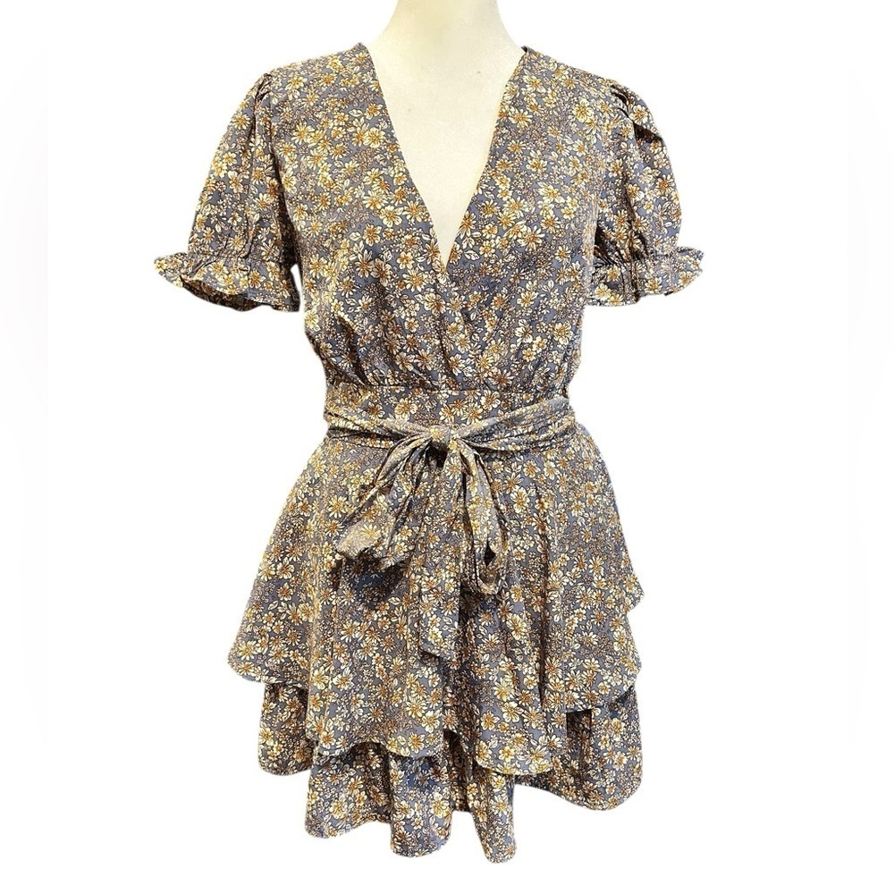 Hint of Blush Floral Tiered Ruffled Mini Dress V Neck Puff Ruffled Sleeves NWT M